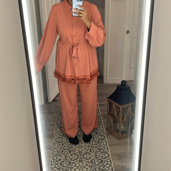 2 piece suit - Picture 2 of 4